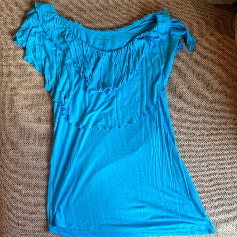 Small, blue,New York and company tank top with frill